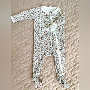 Quincy Mae zipper sleeper size newborn